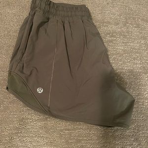 Hotty hot high-rise lined short 4” army green size 6